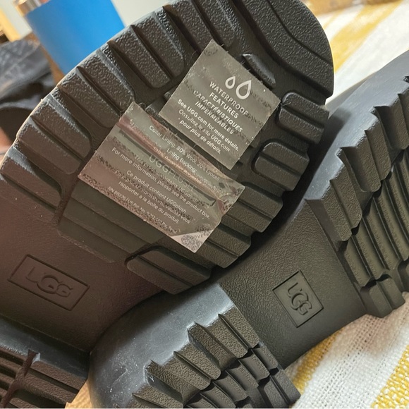 UGG Czeriesa Waterproof Leather Combat Boots - Size 6 - Picture 11 of 14